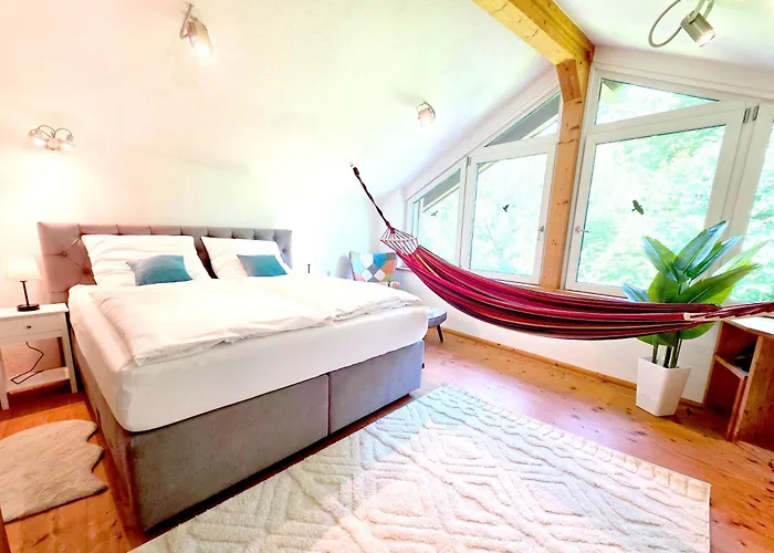 Design Ferienhaus bei Salzburg mit Kamin Laufen